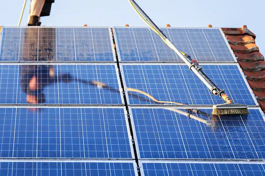 Impianti-fotovoltaici-residenziali-mantova-correggio lavaggio-di-moduli-fotovoltaici-a-mantova-e-correggio